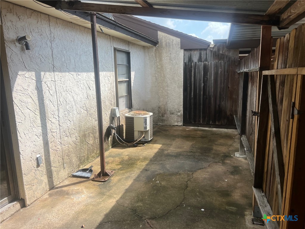 212 Versailles Street Property Photo 10