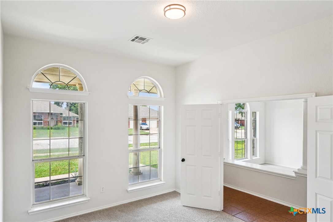 2010 Schorn Drive Property Photo 17