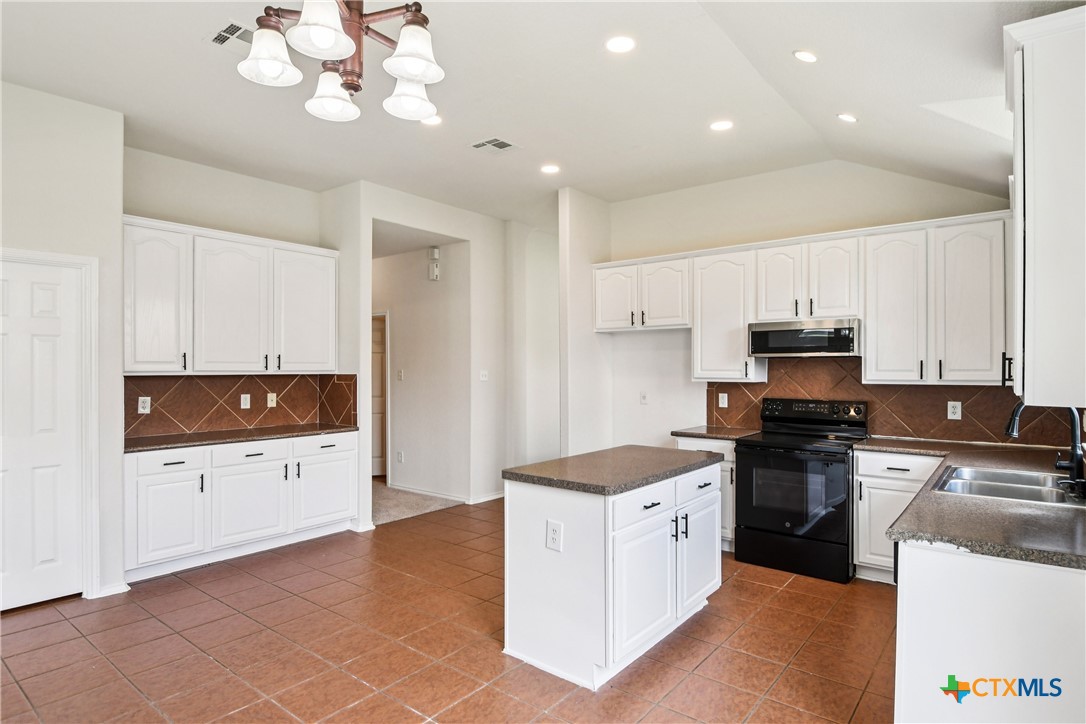2010 Schorn Drive Property Photo 21