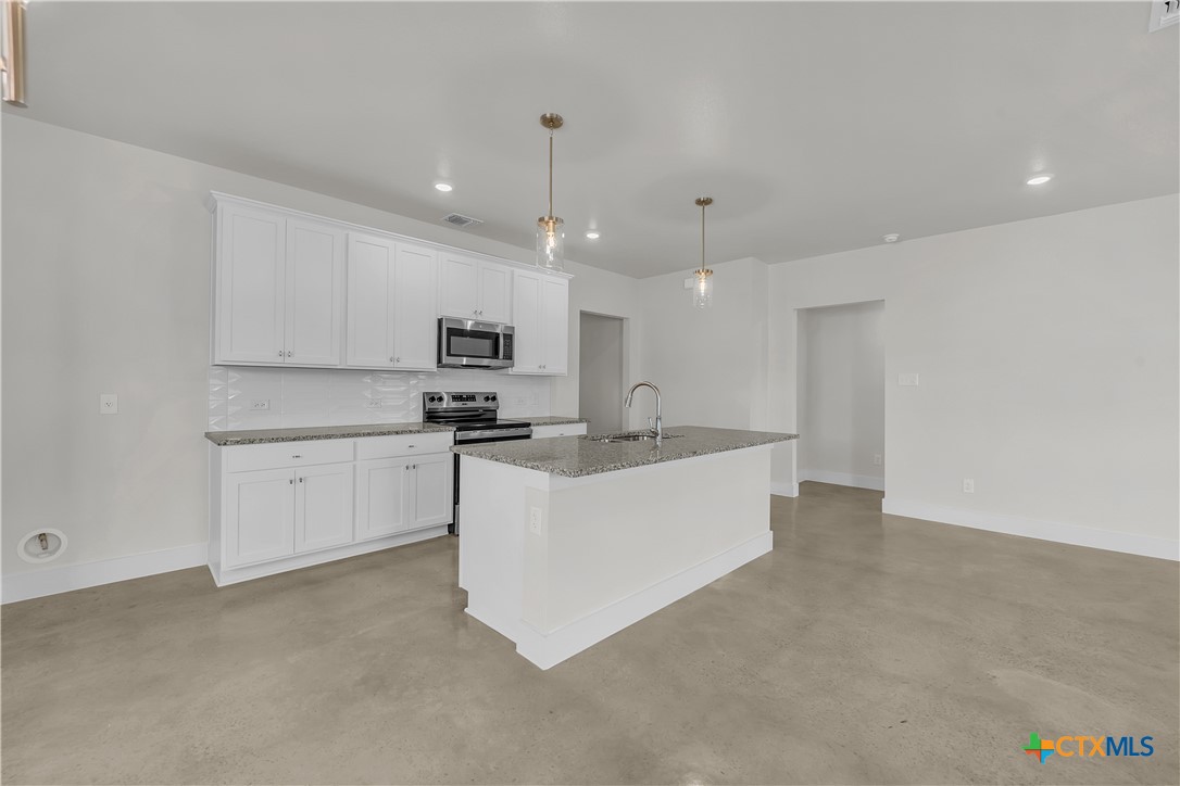 1108 Peppermint Drive Property Photo 4