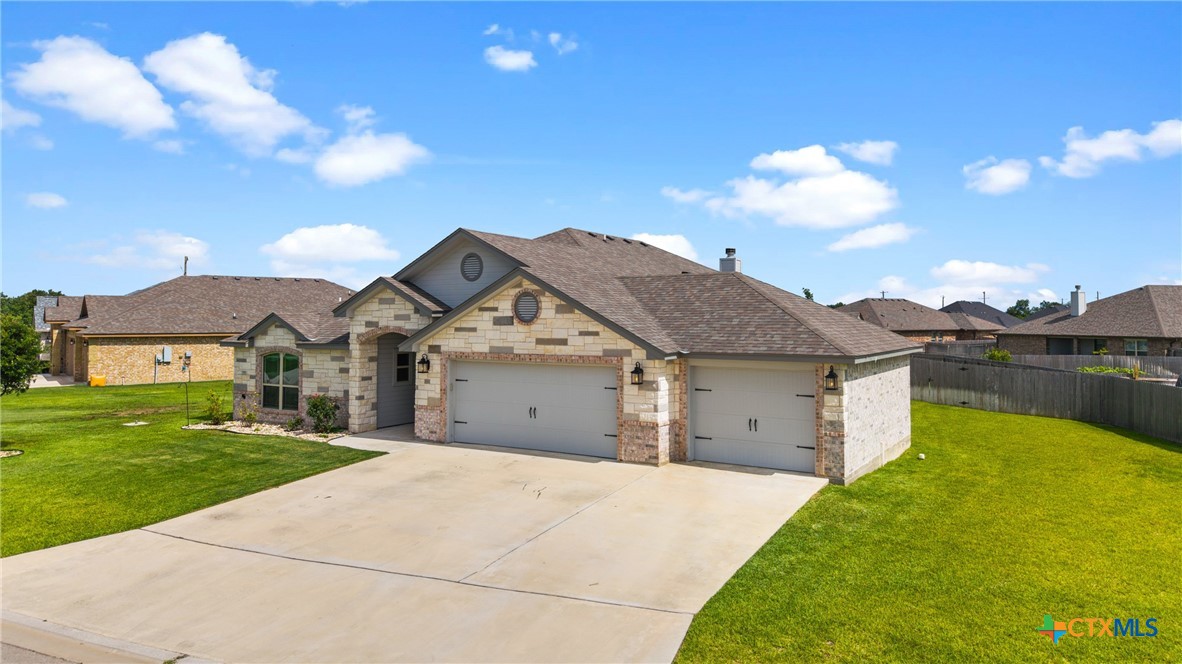 7511 Wind Chime Way Property Photo 4