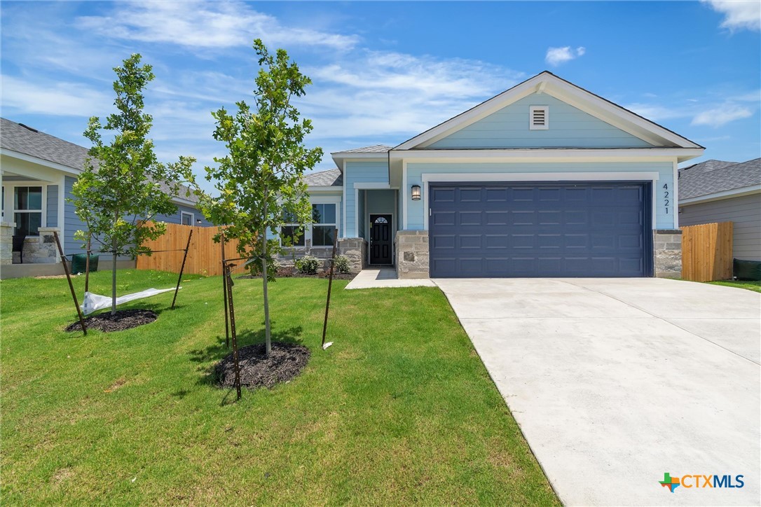4221 Lugard Drive Property Photo 1
