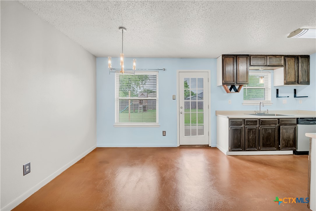105 Boxer Street Property Photo 7