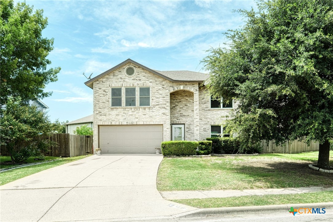 1335 Lakeside Loop Property Photo 1