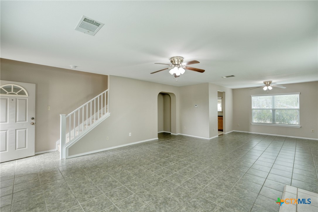 1335 Lakeside Loop Property Photo 11