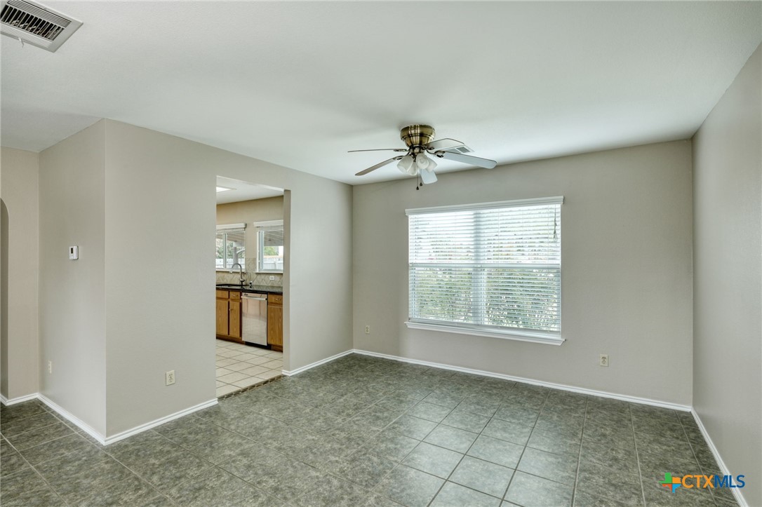 1335 Lakeside Loop Property Photo 12