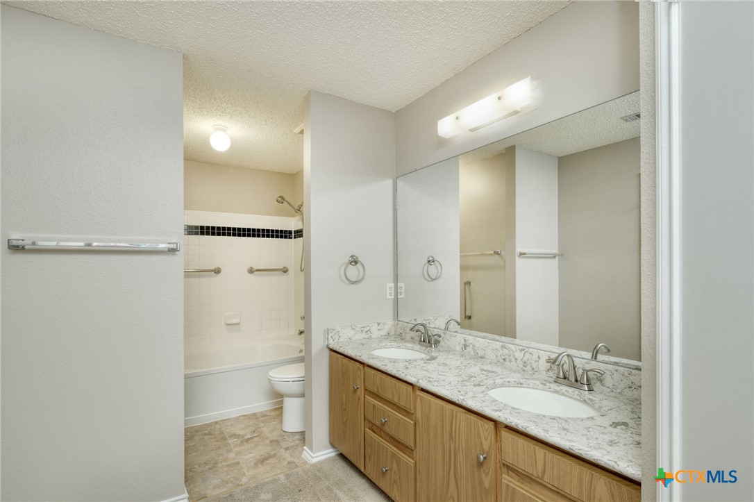 1335 Lakeside Loop Property Photo 20