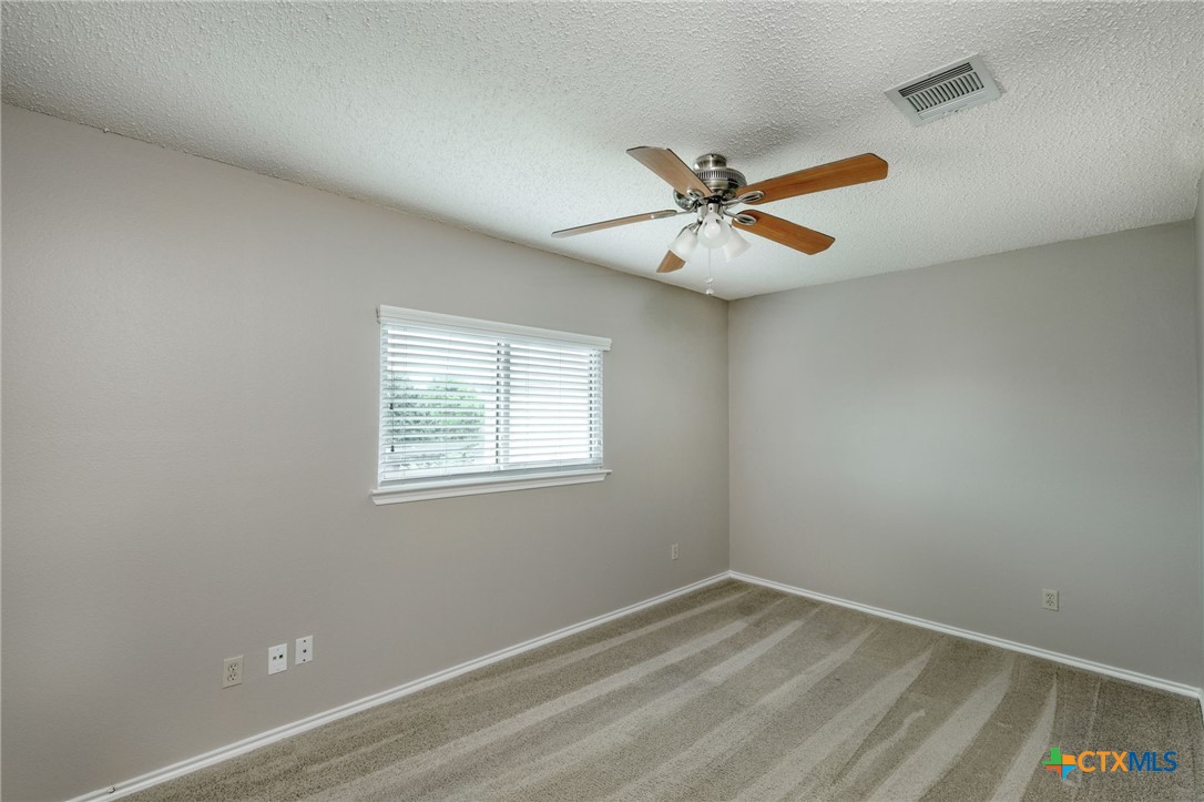 1335 Lakeside Loop Property Photo 24