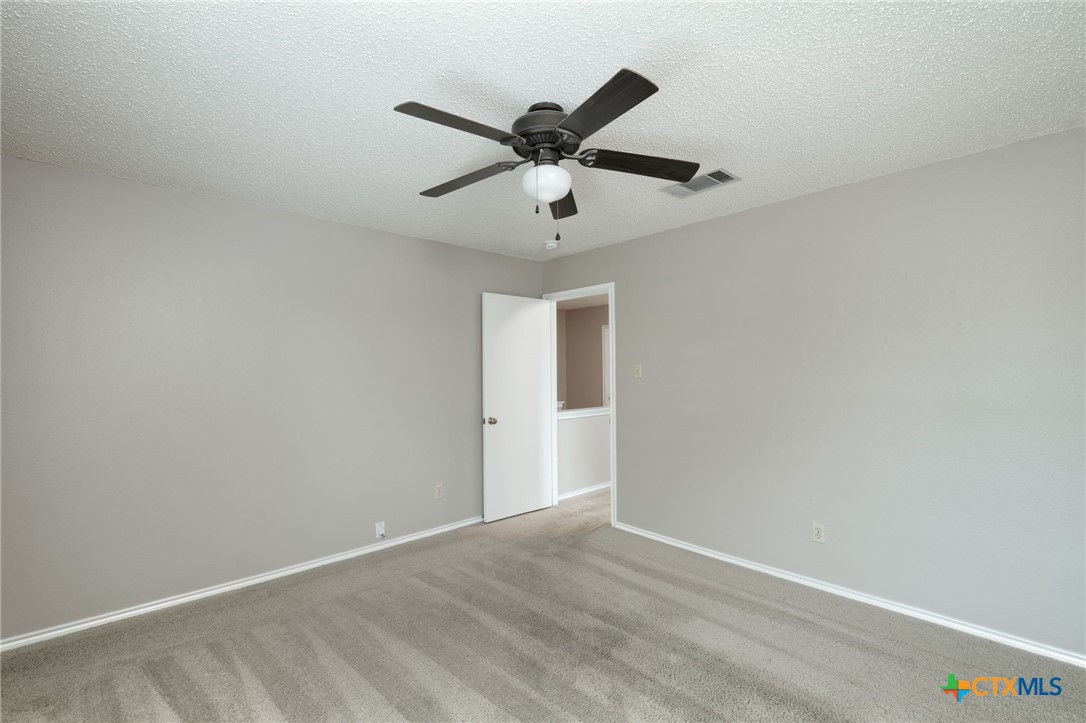 1335 Lakeside Loop Property Photo 28