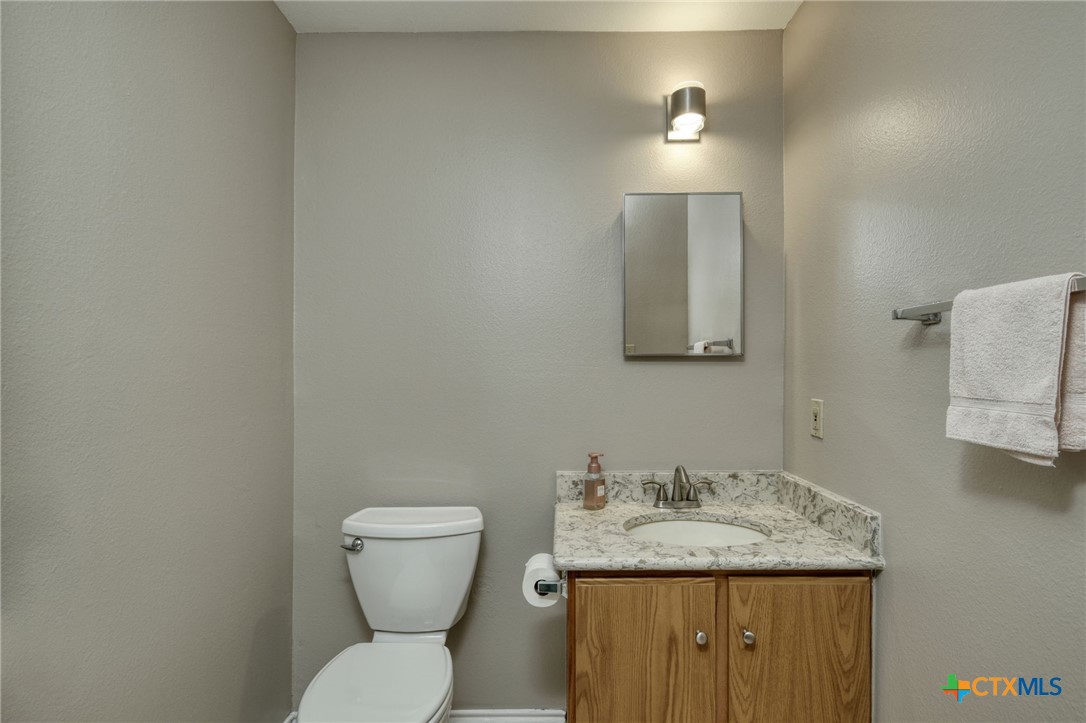 1335 Lakeside Loop Property Photo 29