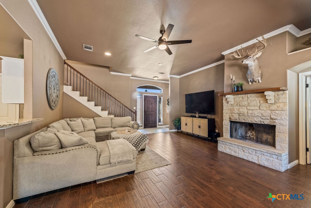 10 Long Bow Lane Property Photo 9