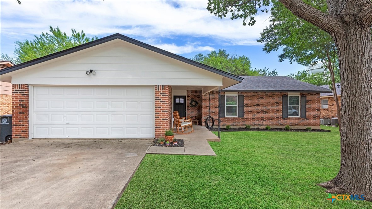 1406 Shannon Circle Property Photo 2