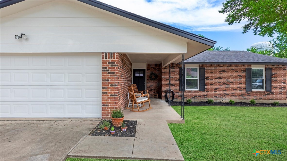 1406 Shannon Circle Property Photo 3