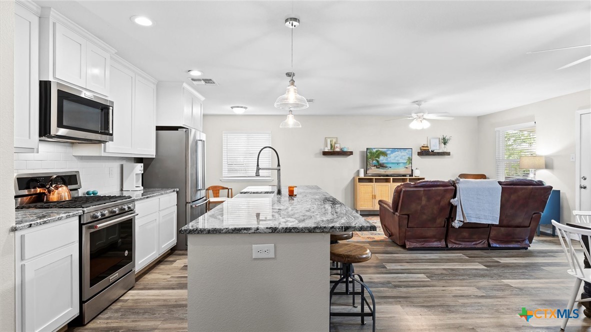 1406 Shannon Circle Property Photo 6