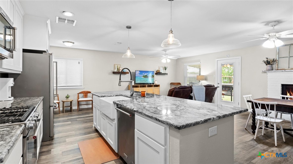 1406 Shannon Circle Property Photo 7