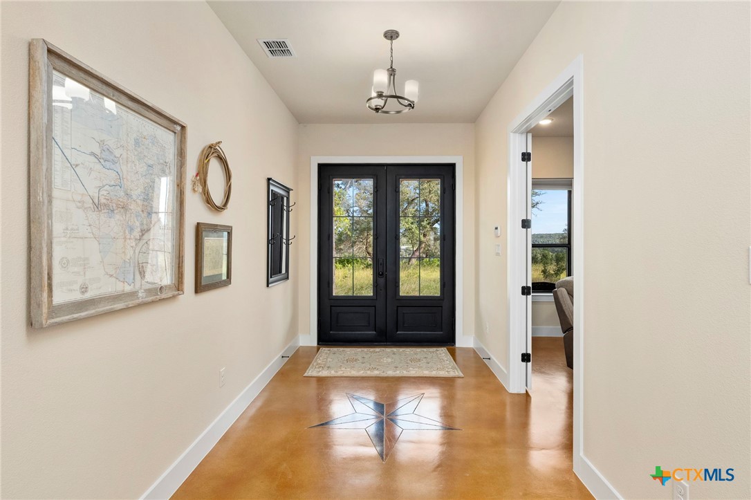 118 Sheridan Drive Property Photo 3