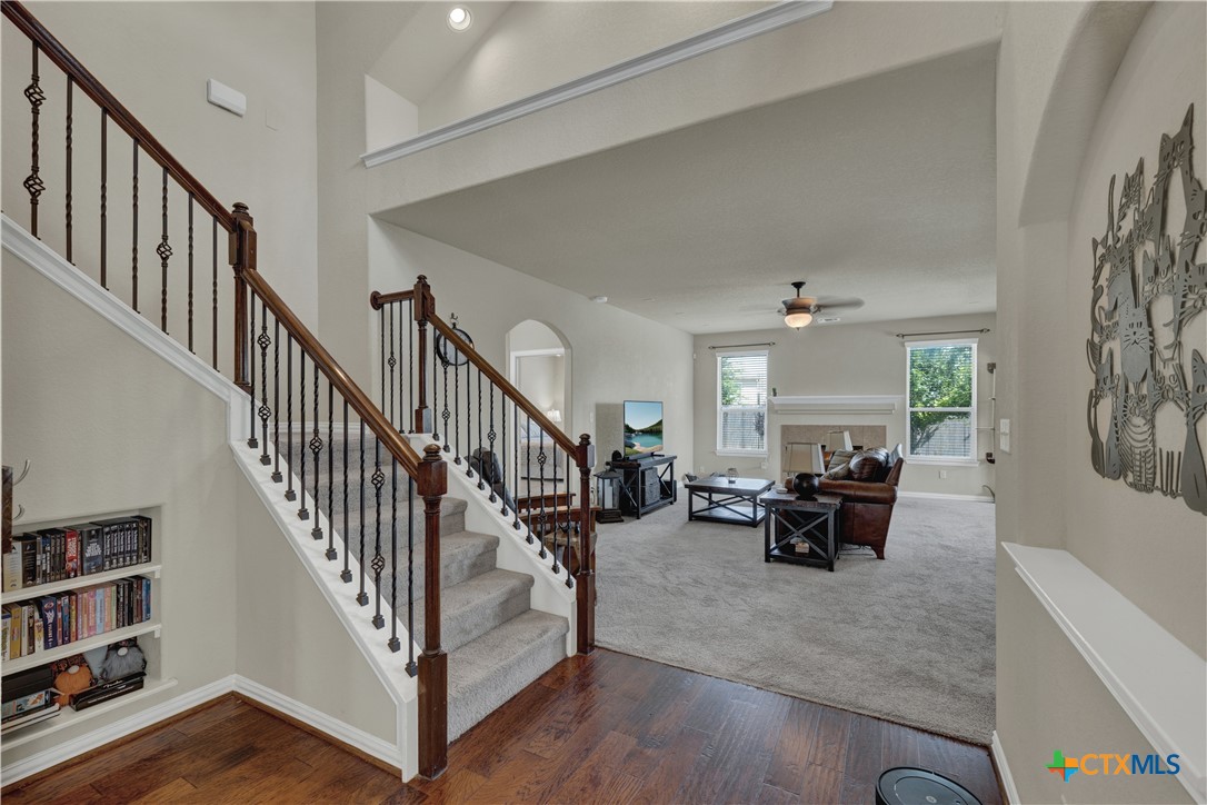 6333 Iris Run Property Photo 8