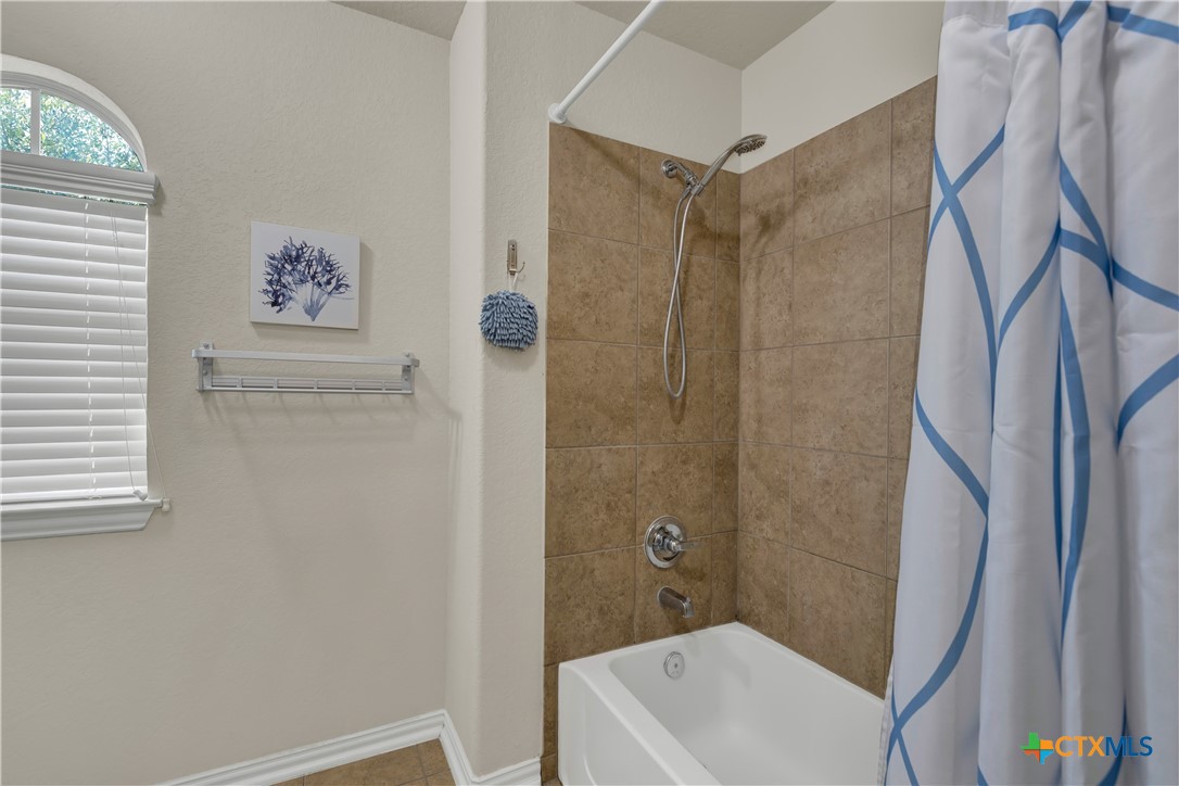 6333 Iris Run Property Photo 35