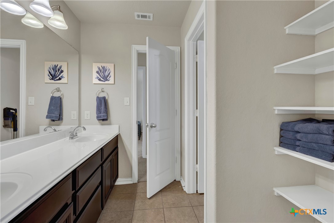 6333 Iris Run Property Photo 36