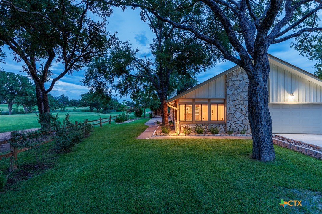 2820 Aurora Property Photo 4