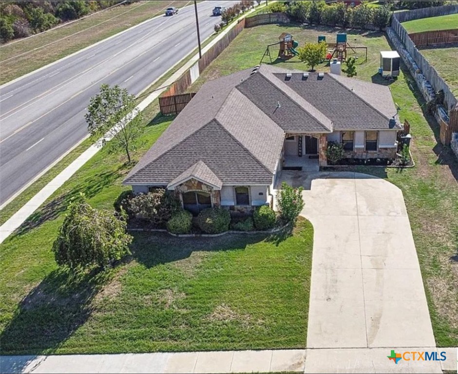 4910 Bronze Drive Property Photo 3