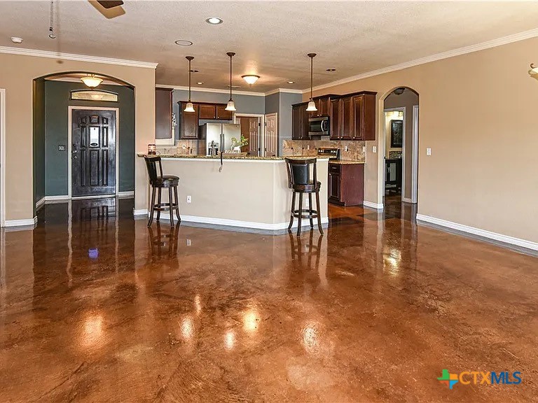 4910 Bronze Drive Property Photo 7