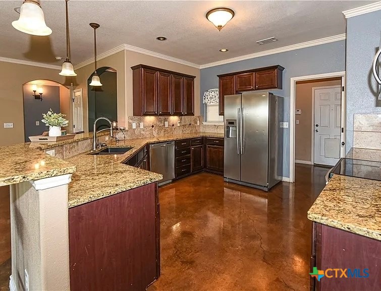 4910 Bronze Drive Property Photo 8