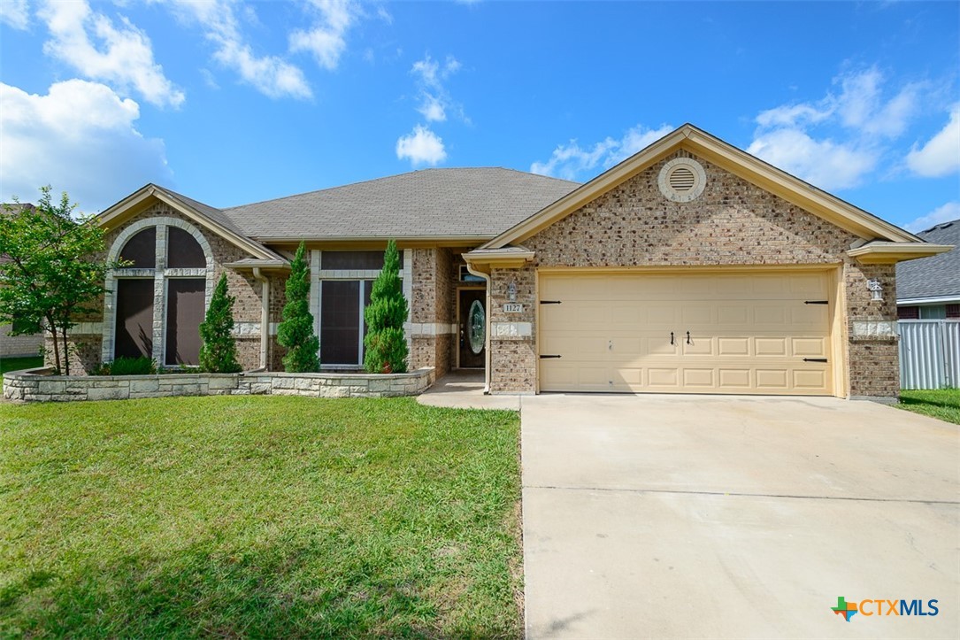 1127 Chaucer Lane Property Photo 1