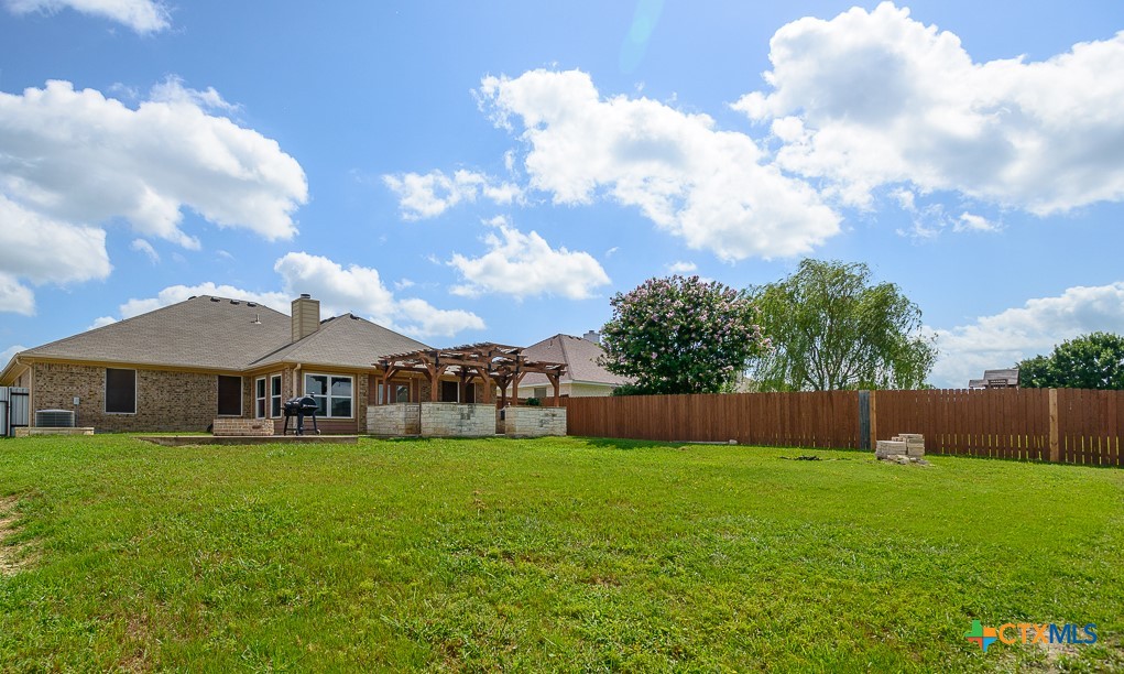 1127 Chaucer Lane Property Photo 3