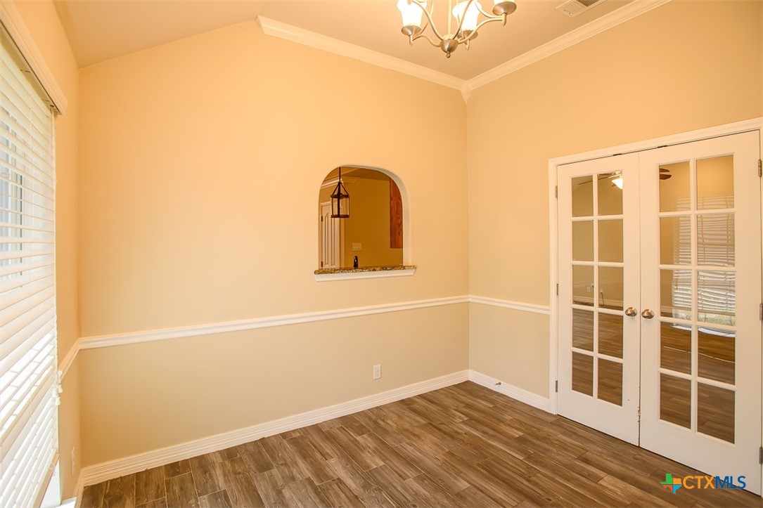 1127 Chaucer Lane Property Photo 4
