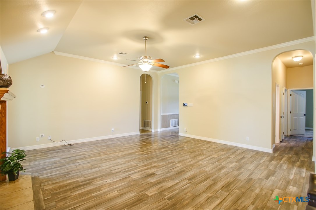 1127 Chaucer Lane Property Photo 10