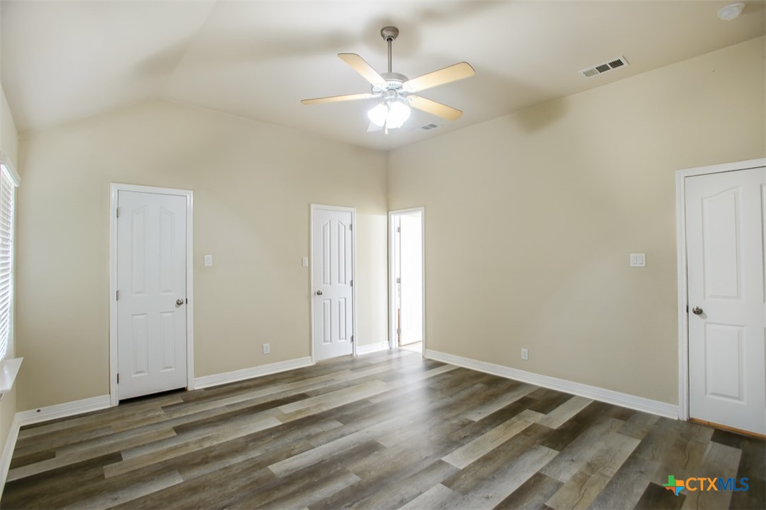 1127 Chaucer Lane Property Photo 18