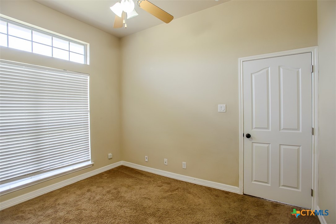 1127 Chaucer Lane Property Photo 32