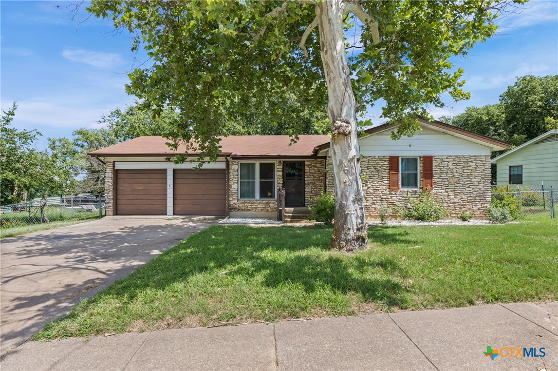 2307 Crescent Drive Property Photo 1