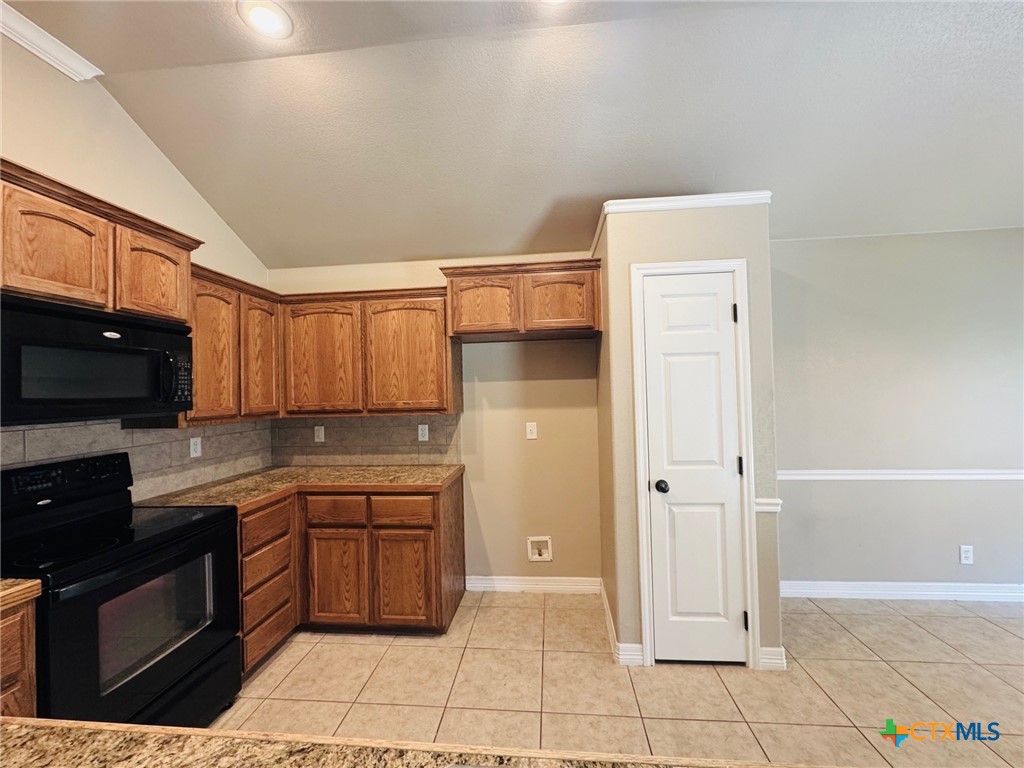 301 Winston Drive Property Photo 6