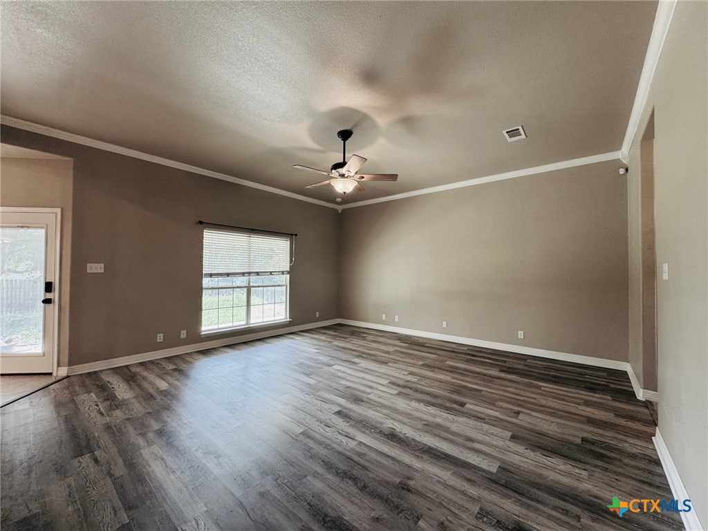 301 Winston Drive Property Photo 15
