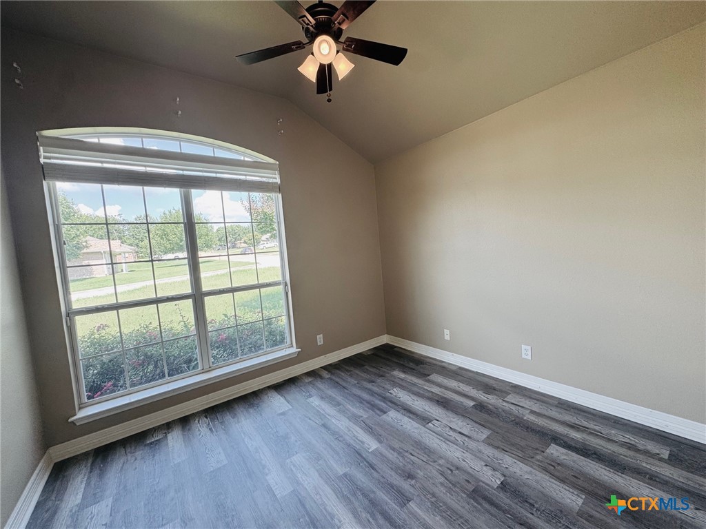 301 Winston Drive Property Photo 18