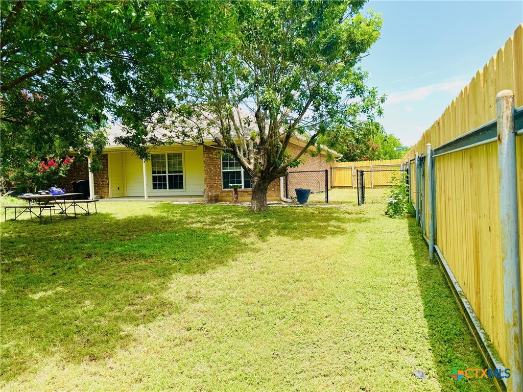 301 Winston Drive Property Photo 21