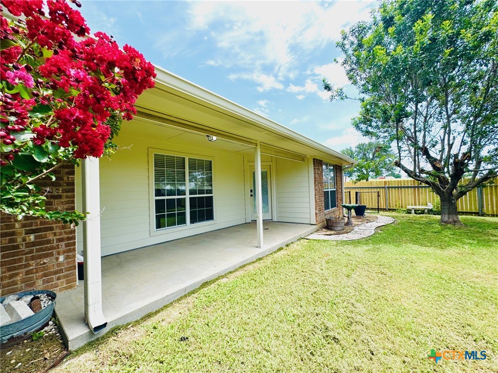 301 Winston Drive Property Photo 24