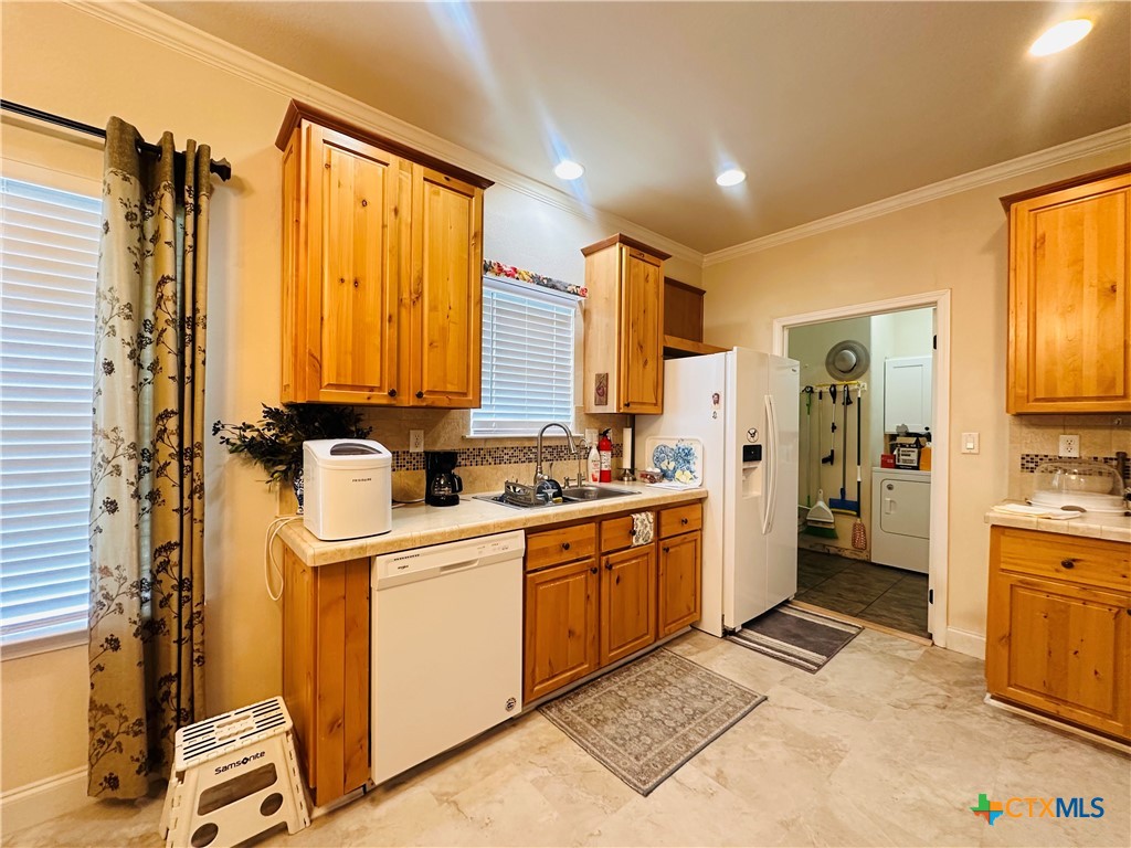 109 N Valley Street Property Photo 6
