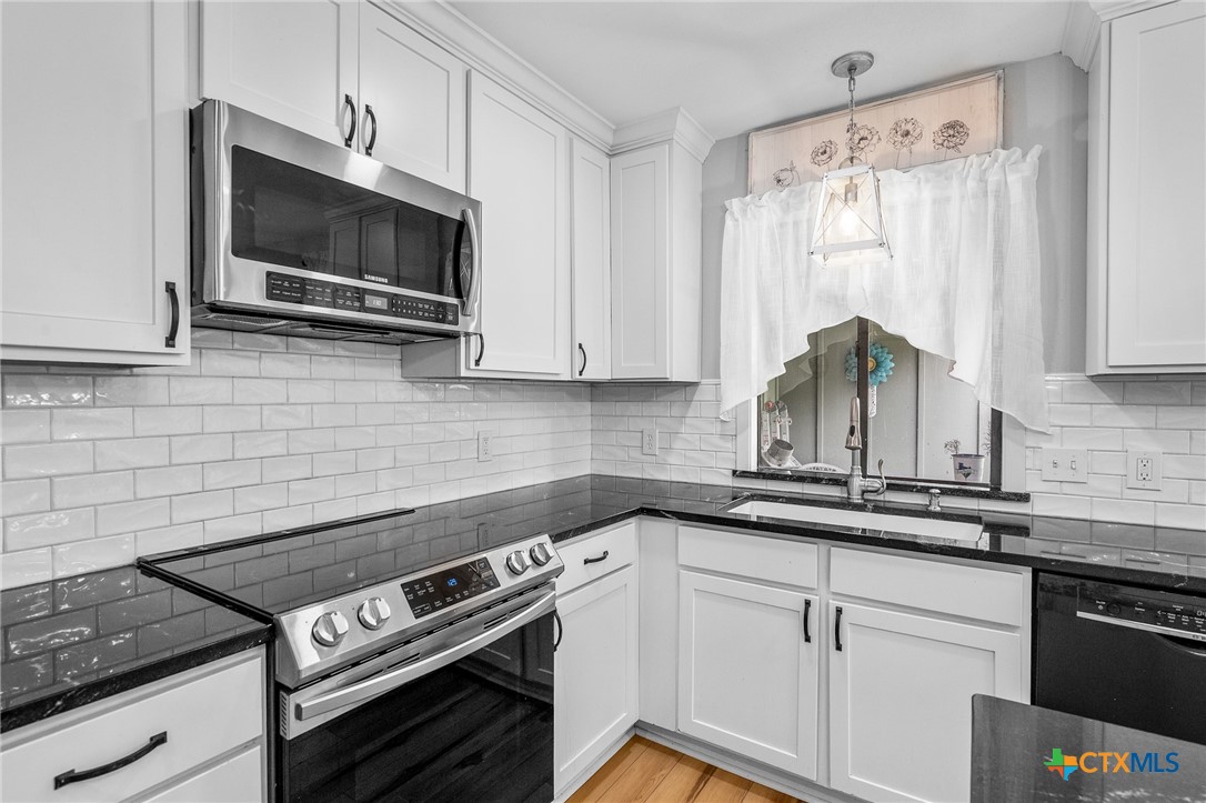 602 Chimney Rock Drive Property Photo 15
