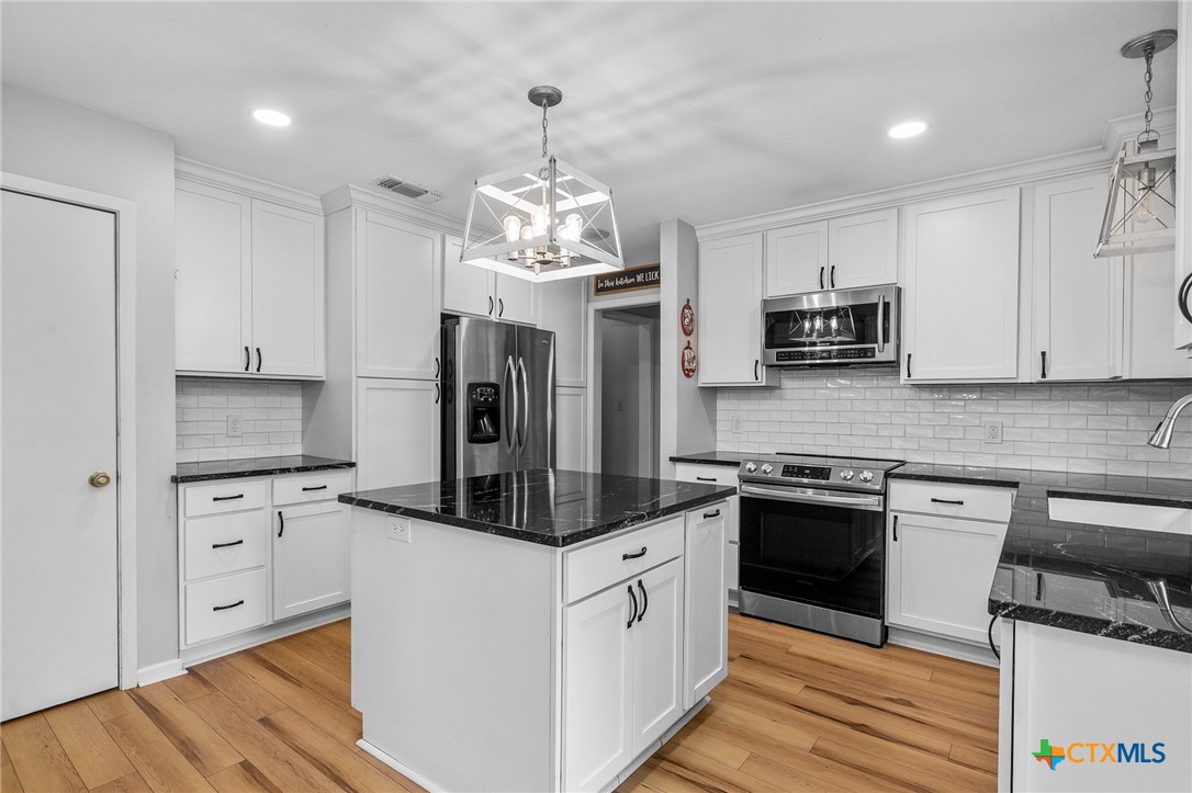 602 Chimney Rock Drive Property Photo 16