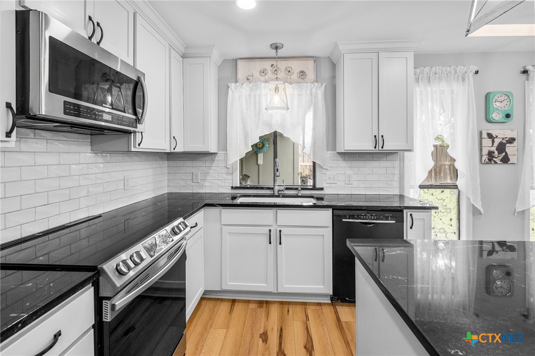 602 Chimney Rock Drive Property Photo 17