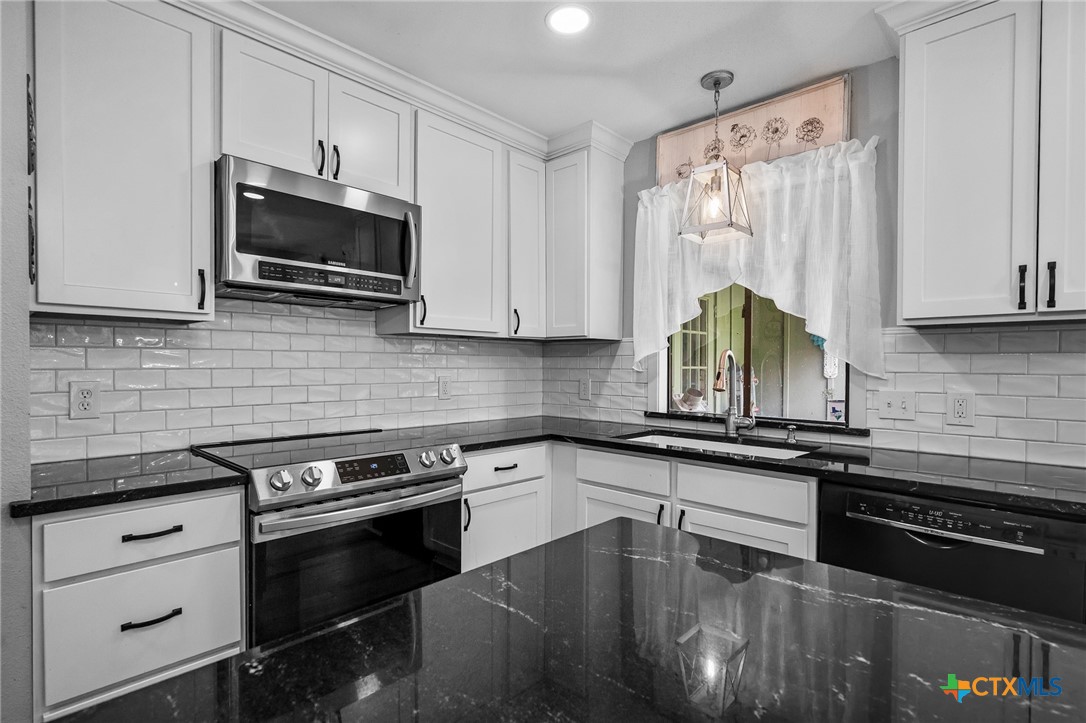 602 Chimney Rock Drive Property Photo 18