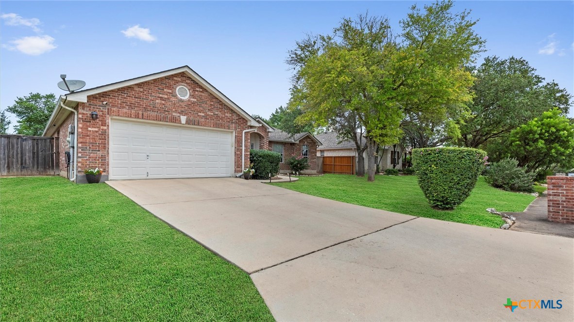 1238 Sugar Land Drive Property Photo 2