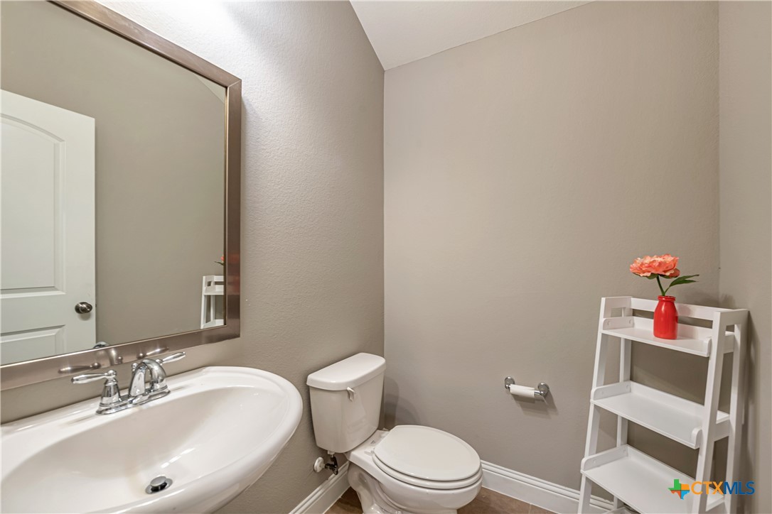 822 Old World Drive Property Photo 30