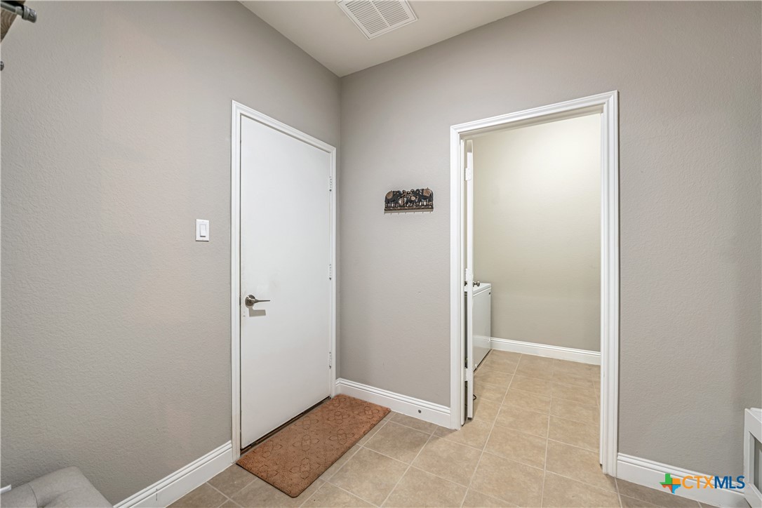 822 Old World Drive Property Photo 35