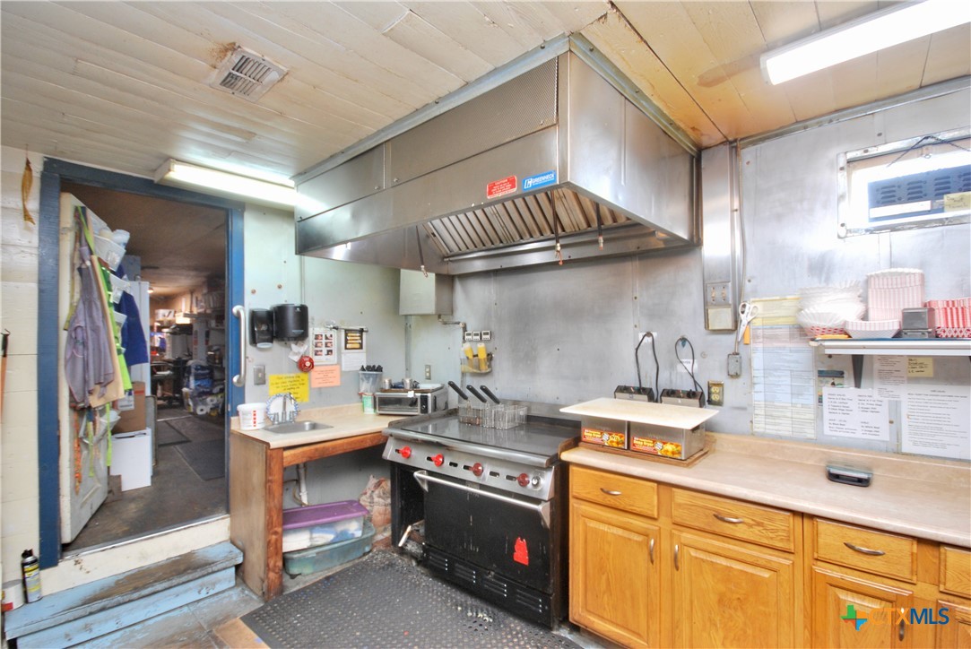 12604 State Highway 95 Property Photo 16