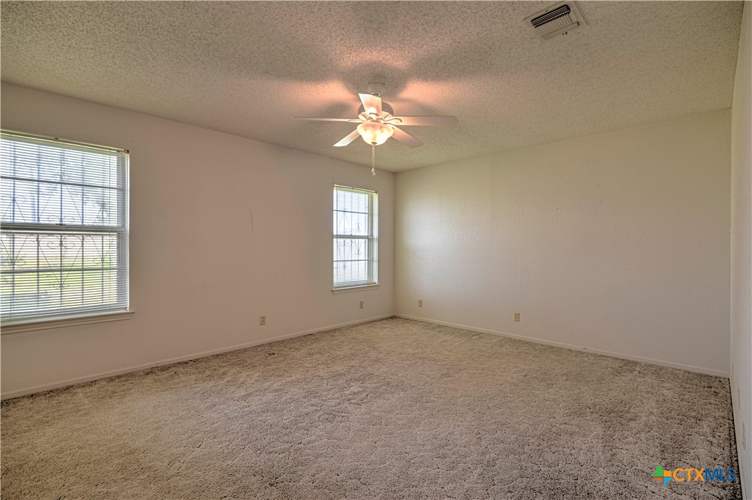 606 Shad Circle Property Photo 4
