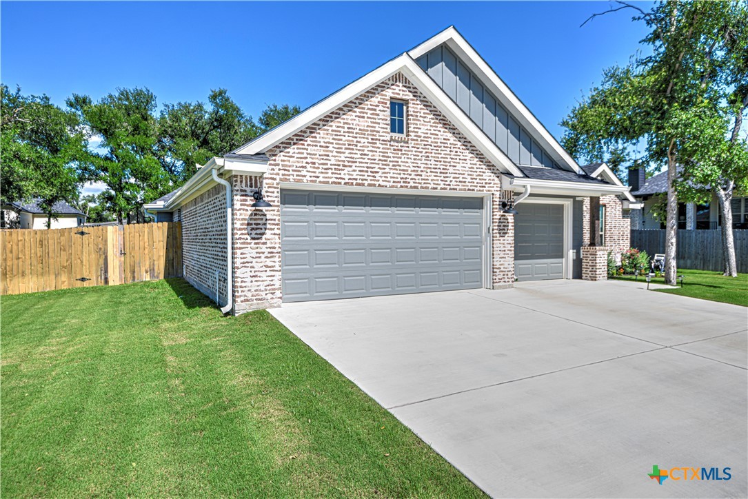 6129 W Messina Drive Property Photo 4